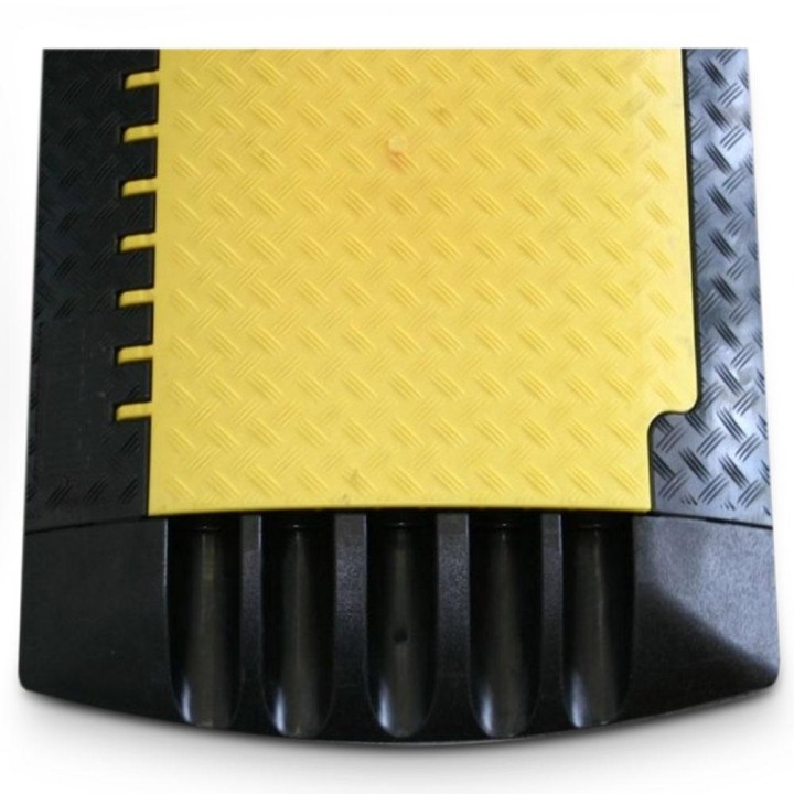 Defender - 85510 - Cable Protectors | Z-Bombilla