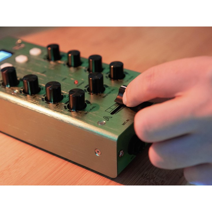 Omnitronic - GNOME-202P Mini Mixer green - Mesa de Mistura | Z-Bombilla
