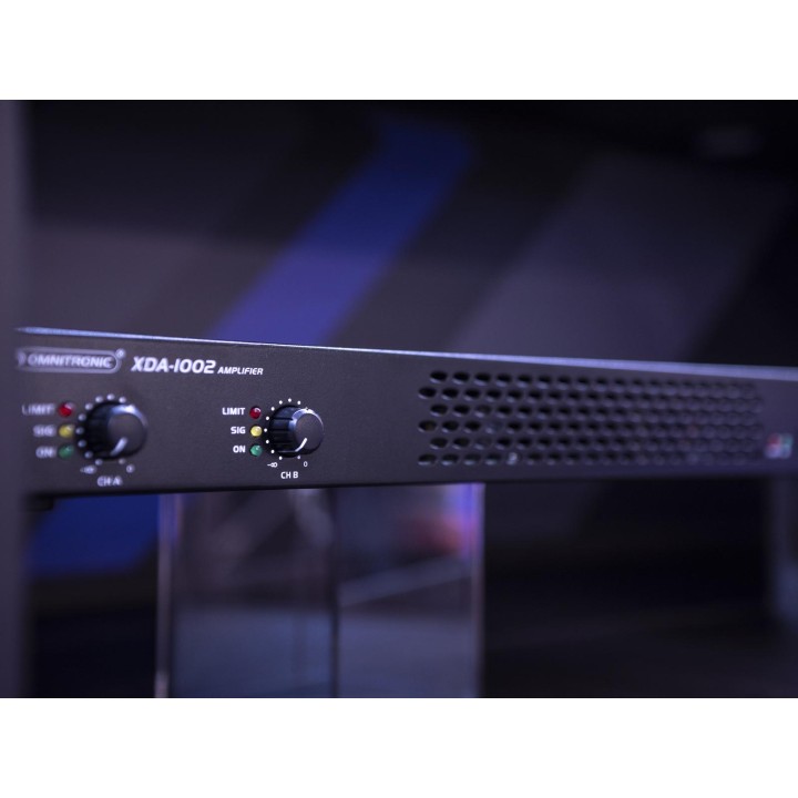 Omnitronic - XDA-1002 Class D Amplifier - Amplificatore Stereo - 251w to 450w @8 Ohm | Z-Bombilla