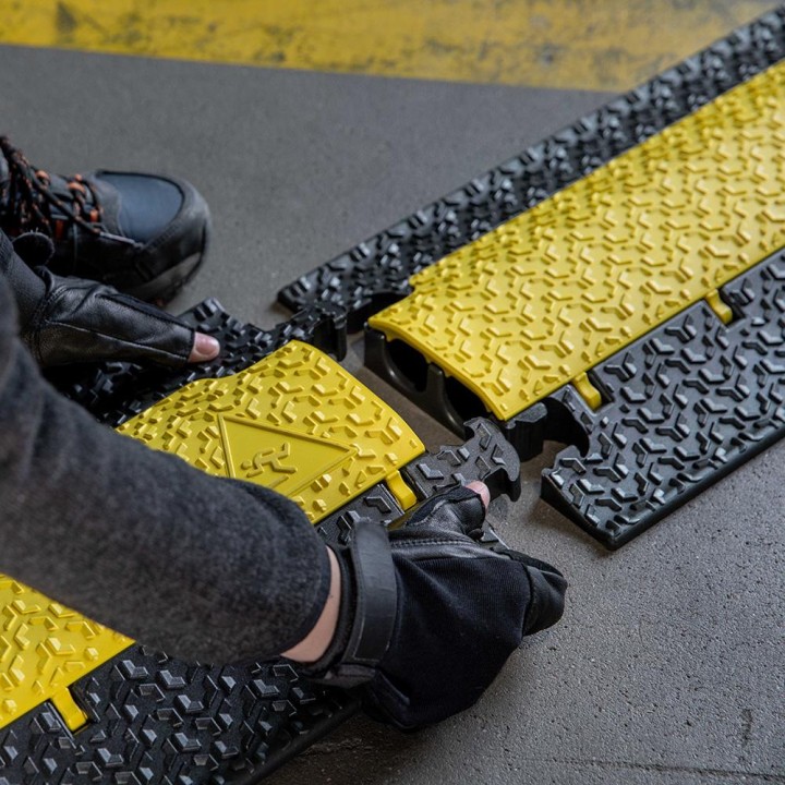 Defender - MICRO 2 - Cable Protectors | Z-Bombilla