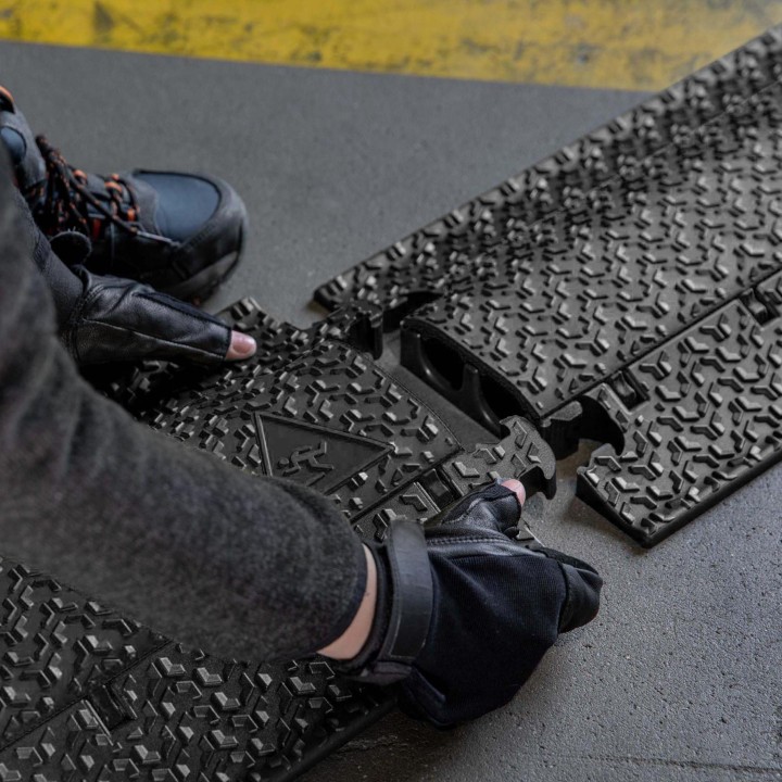 Defender - MICRO 2 BLK - Cable Protectors | Z-Bombilla