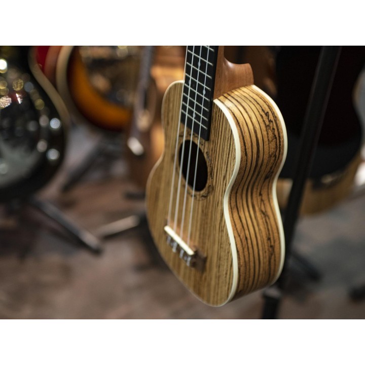 Dimavery - UK-400 Ukulele soprano "Zebrawood" - Ukelele | Z-Bombilla